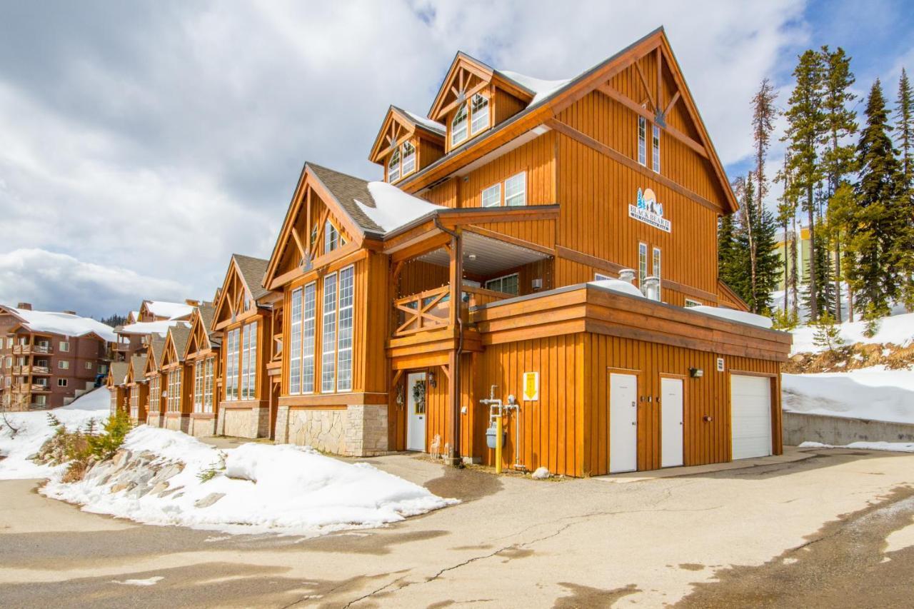 3 Bedroom 3 Bath Ski In Ski Out With Private Hot Tub Big White Ski Resort Exterior photo